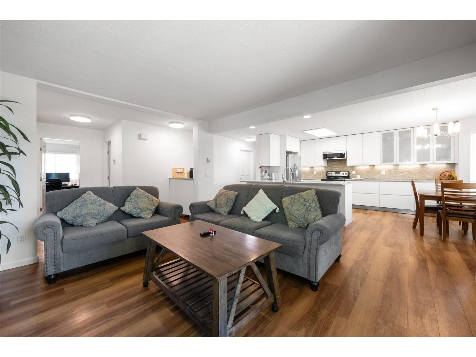 201 8972 Fleetwood Way Property Photo 8