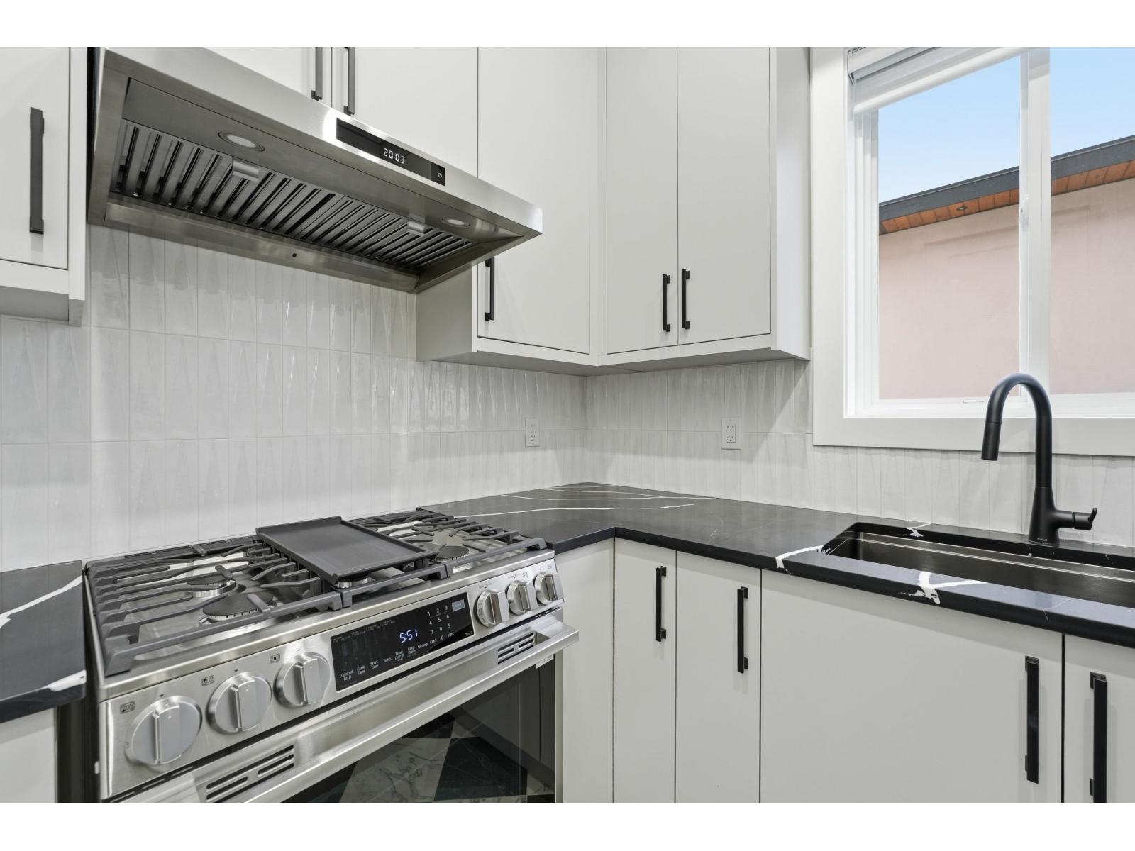 2 9550 126 Street Property Photo 13