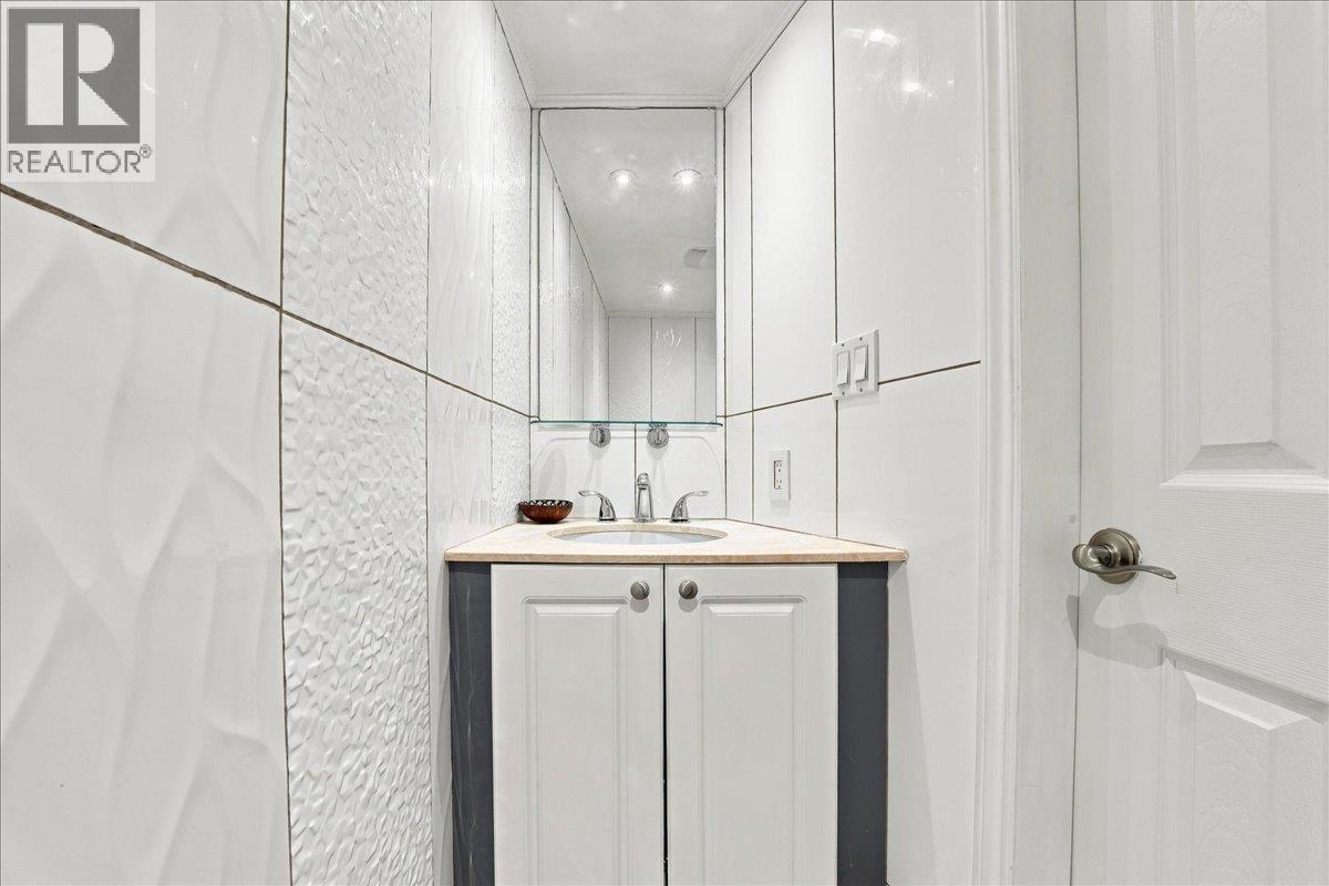5 1240 Falcon Drive Property Photo 8