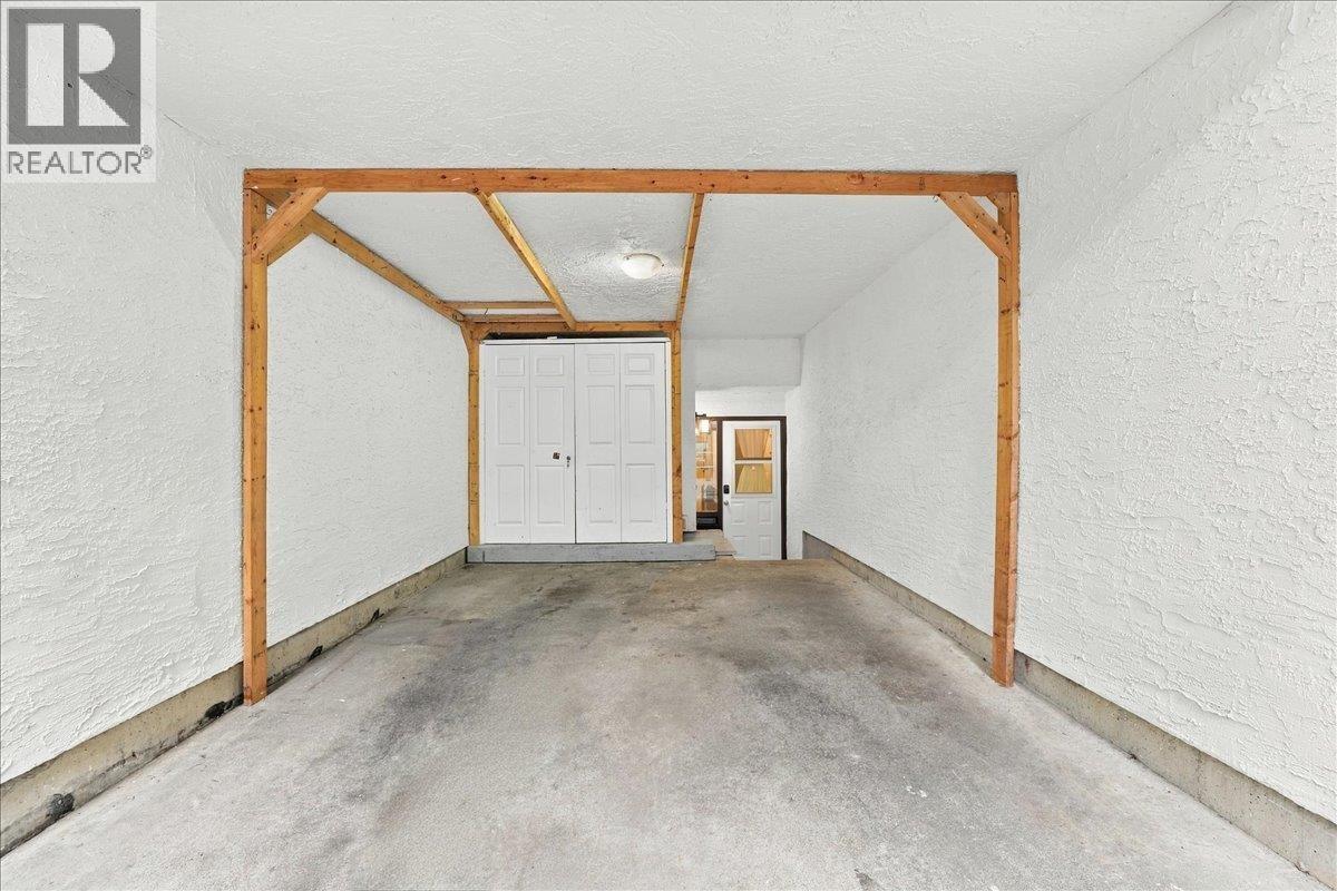 5 1240 Falcon Drive Property Photo 12