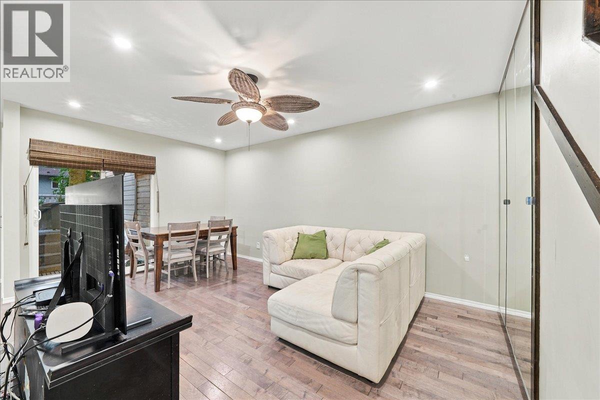 5 1240 Falcon Drive Property Photo 16