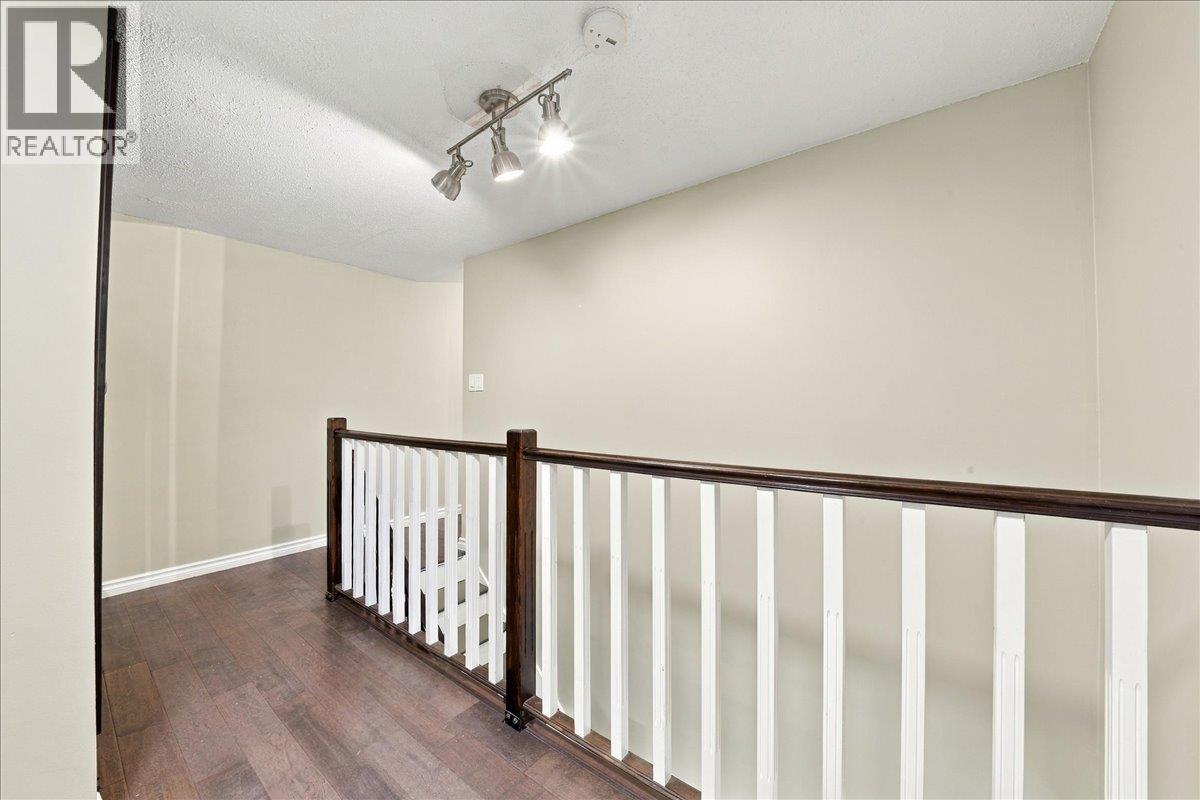 5 1240 Falcon Drive Property Photo 26