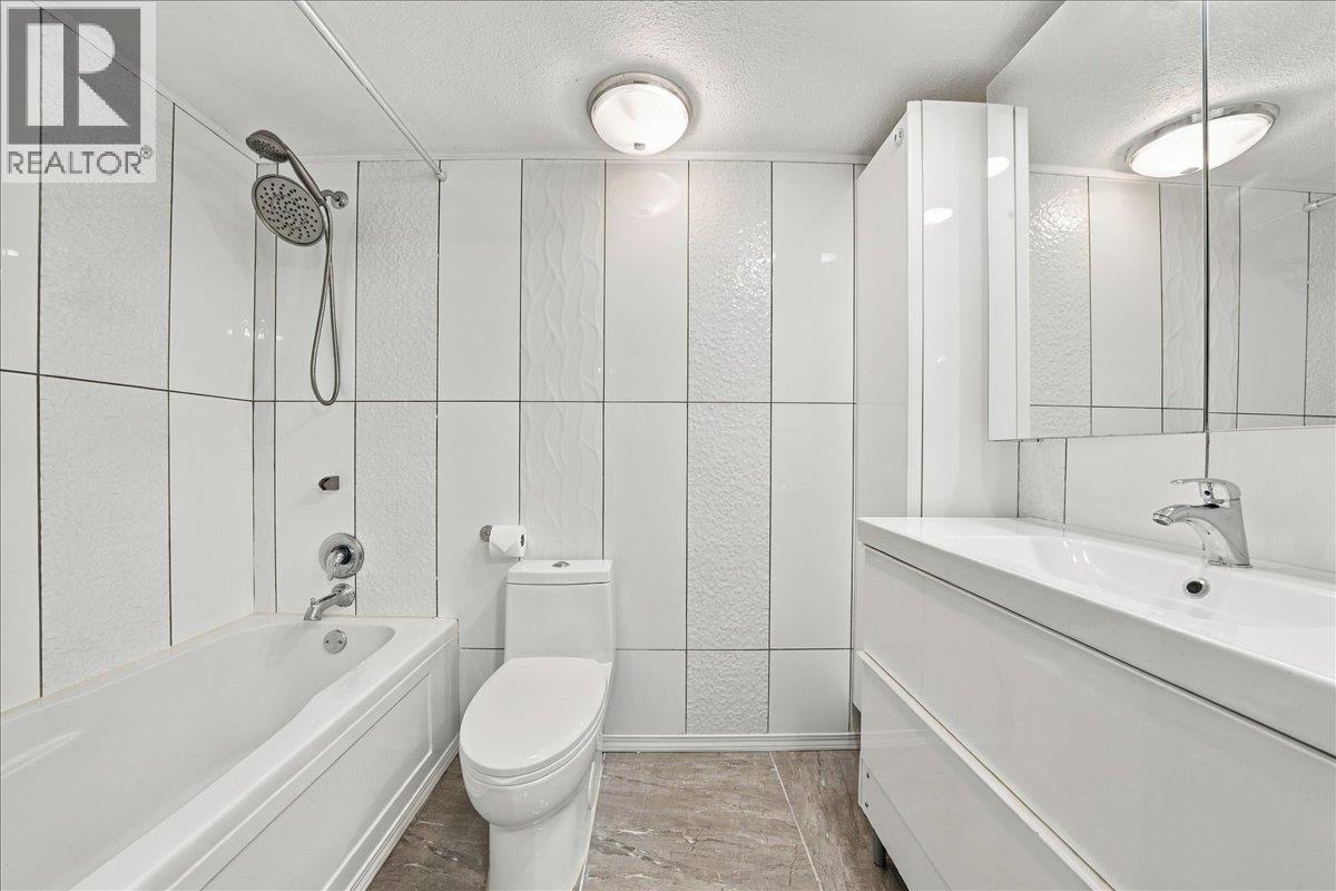 5 1240 Falcon Drive Property Photo 31