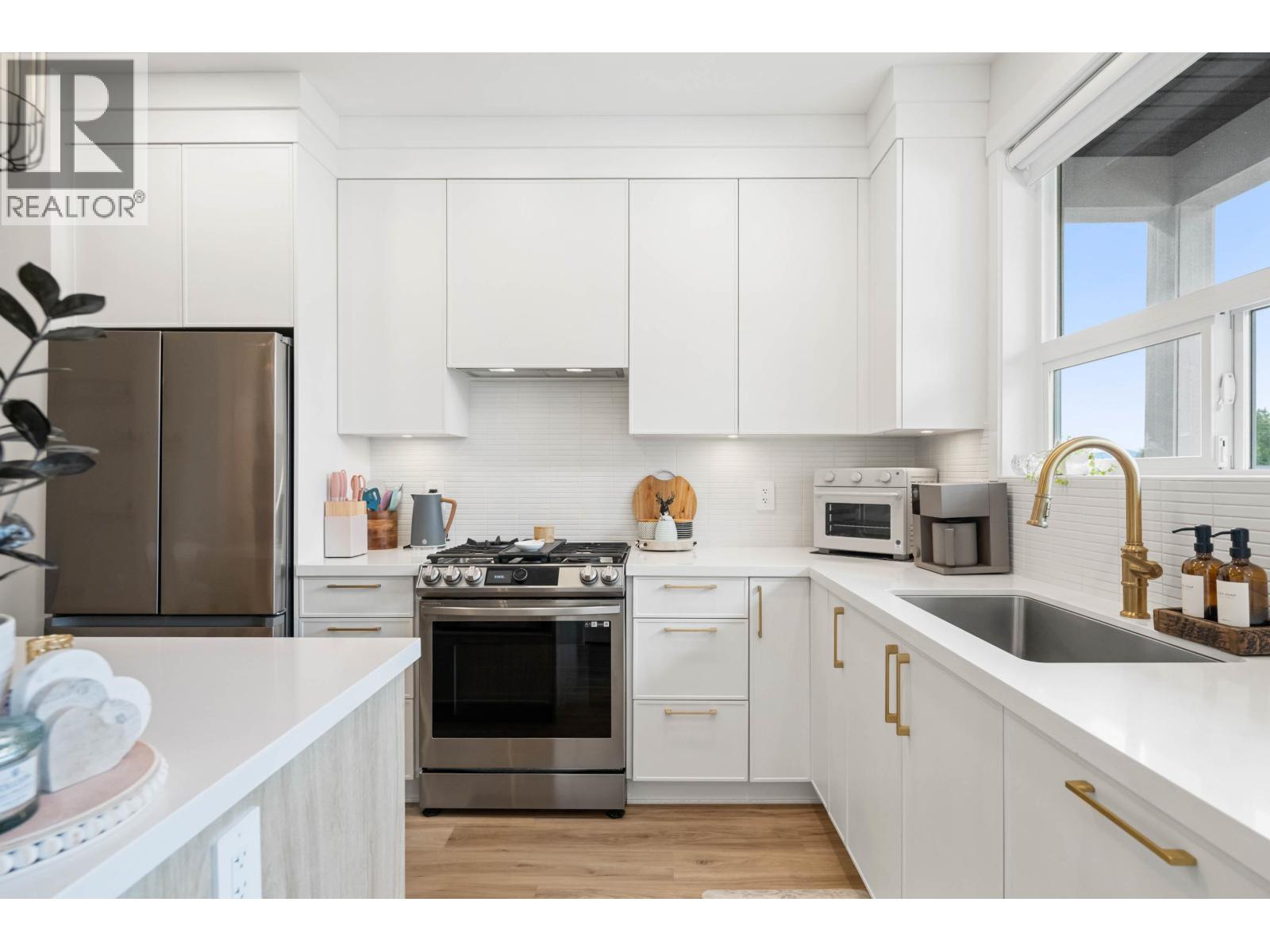 25097 112 Avenue Property Photo 3