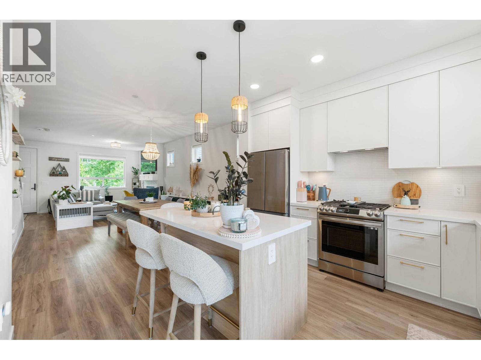 25097 112 Avenue Property Photo 4