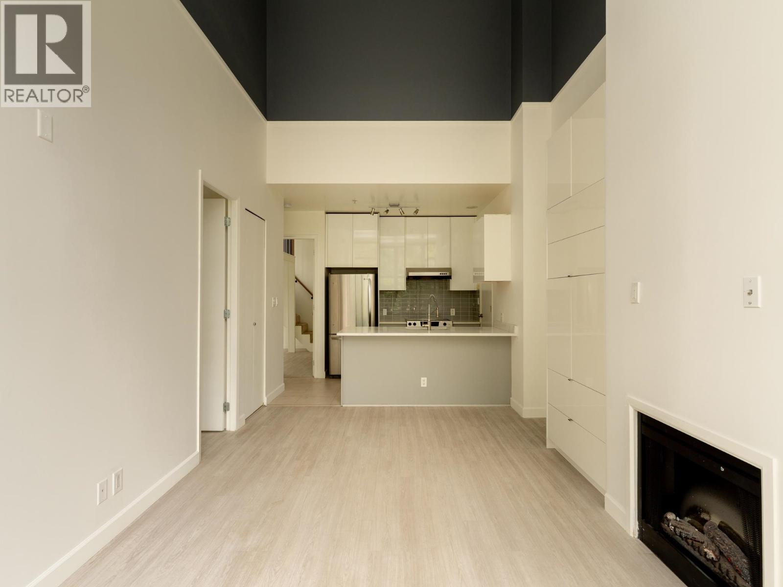 Th10 2355 Madison Avenue Property Photo 9