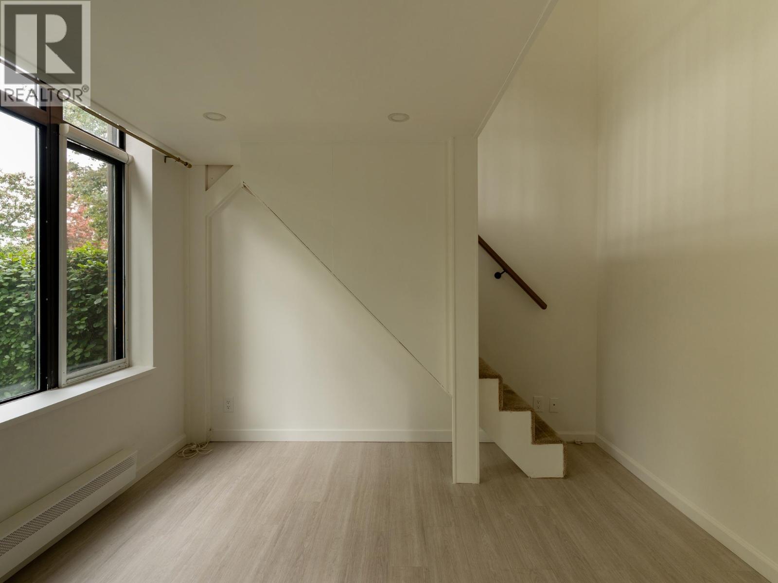 Th10 2355 Madison Avenue Property Photo 23