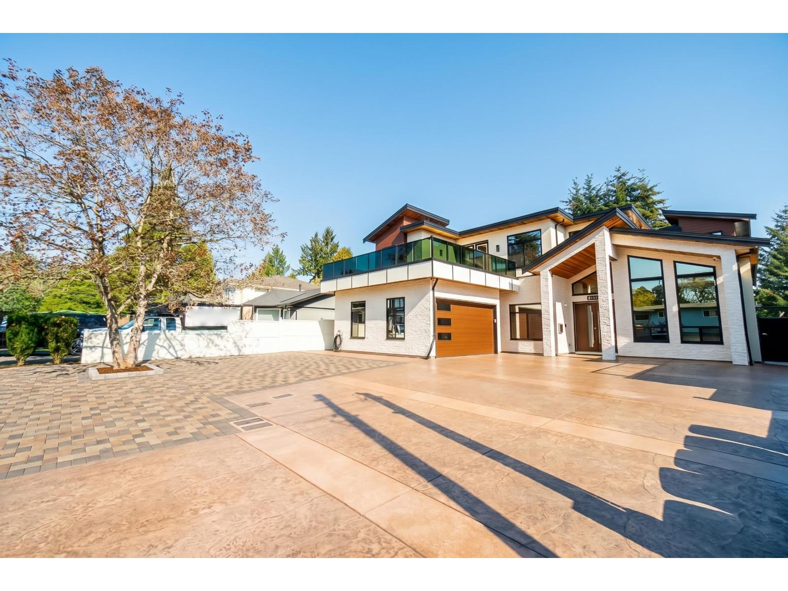 9076 147 Street Property Photo 1