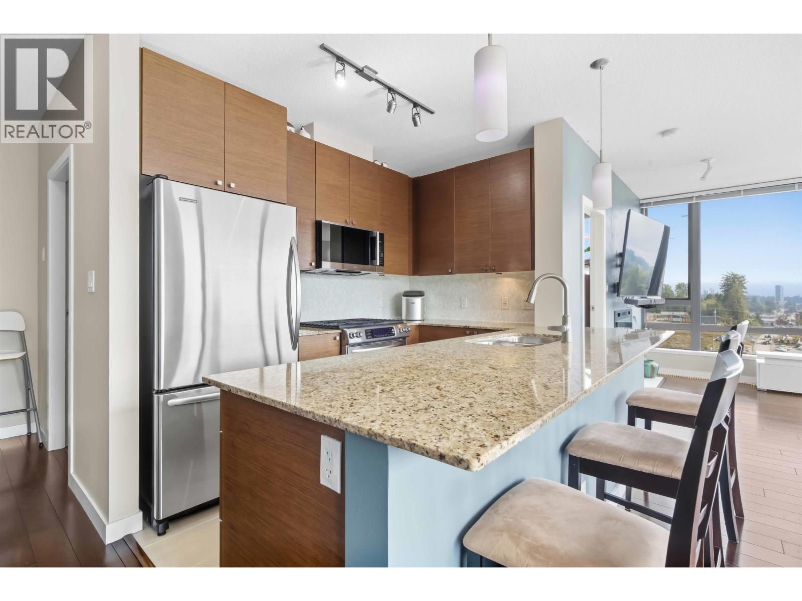 1802 400 Capilano Road Property Photo 11
