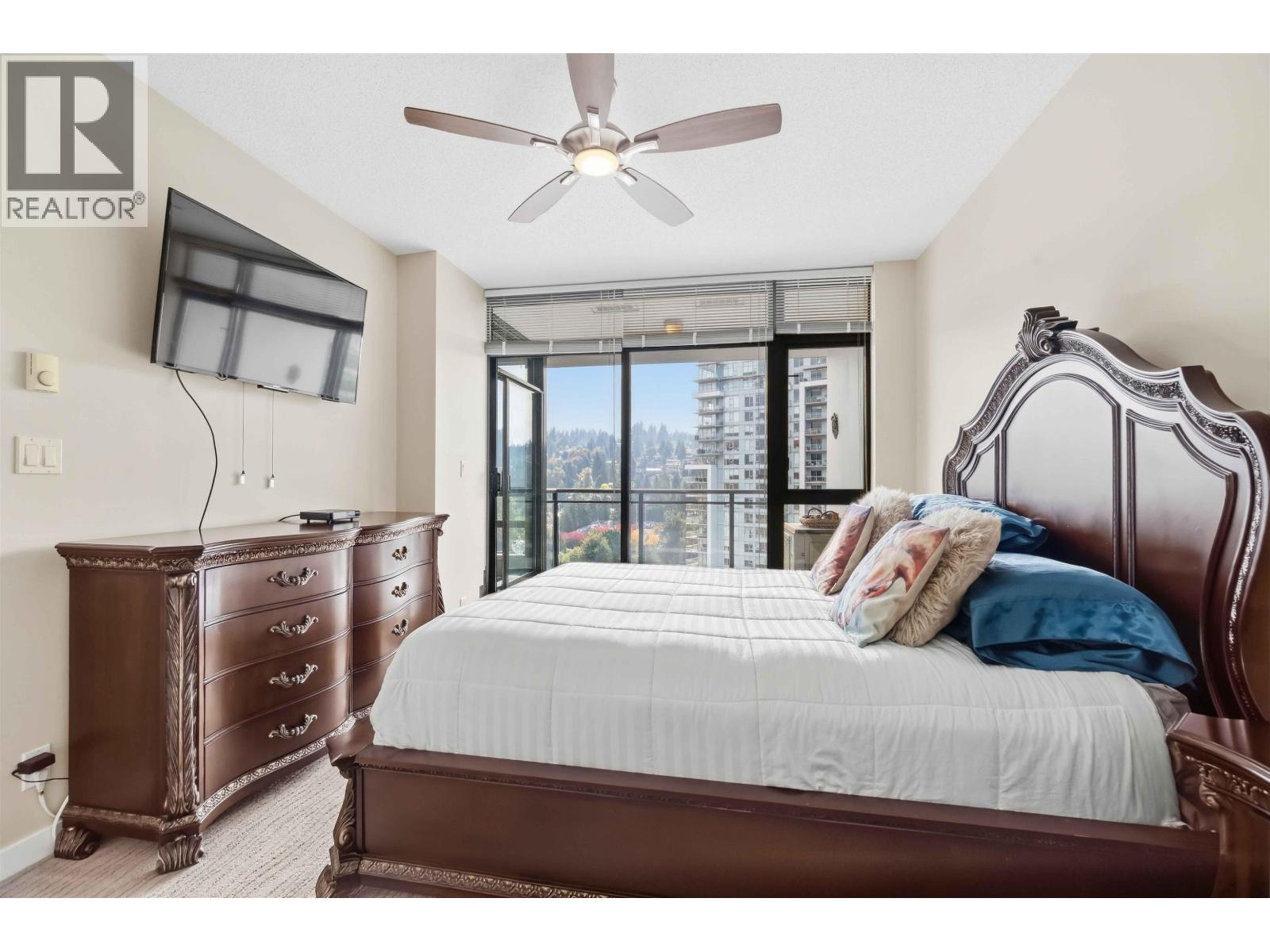 1802 400 Capilano Road Property Photo 14