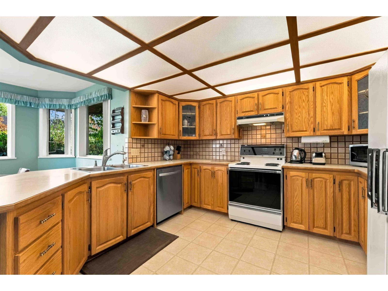 10536 Birchtree Grove Property Photo 11