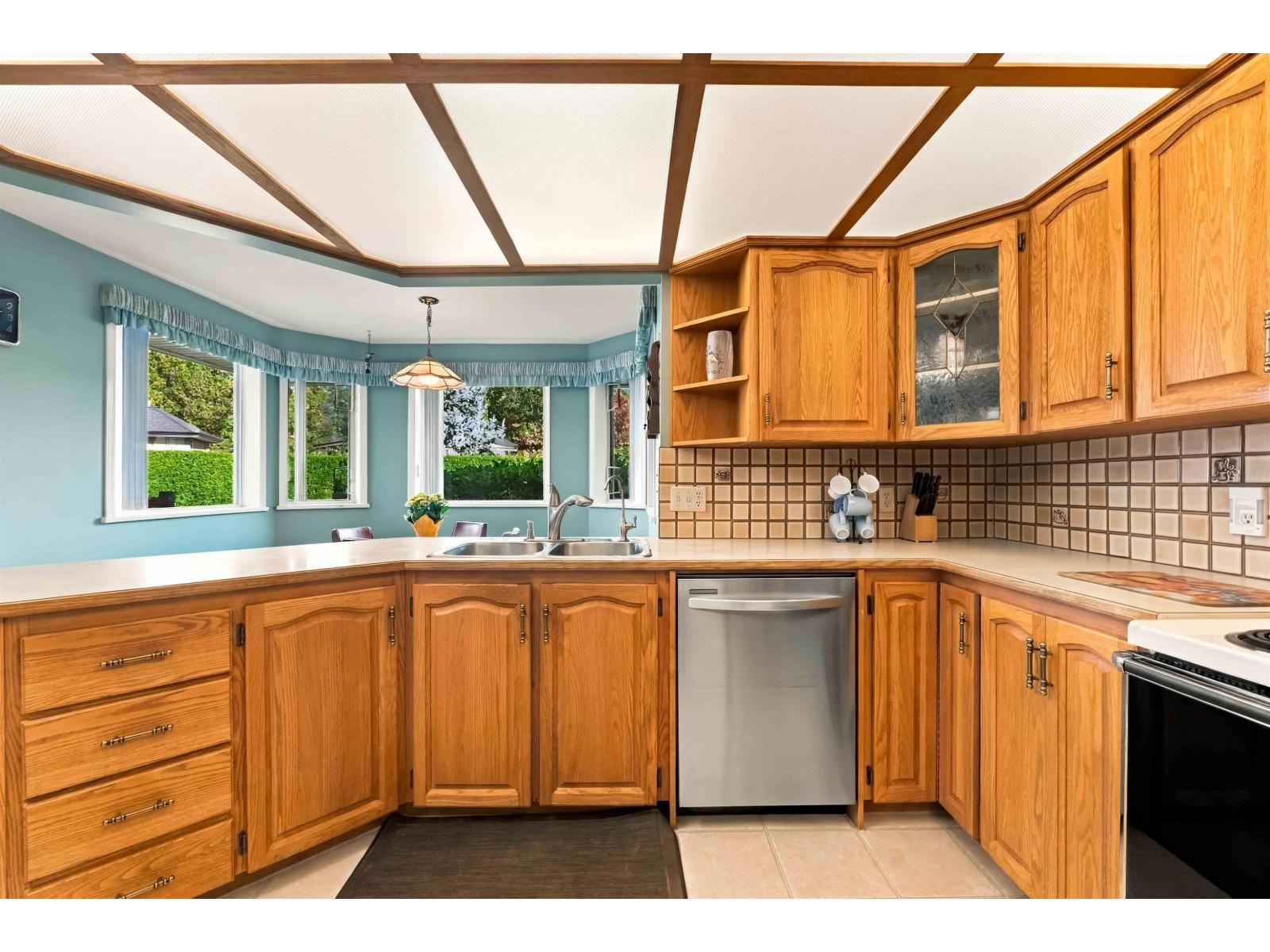 10536 Birchtree Grove Property Photo 12
