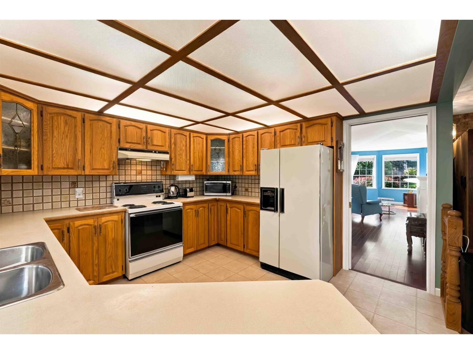 10536 Birchtree Grove Property Photo 14