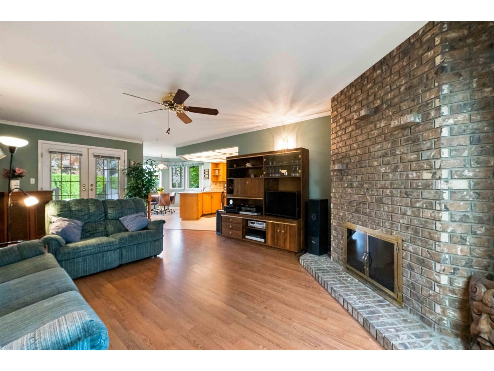 10536 Birchtree Grove Property Photo 18