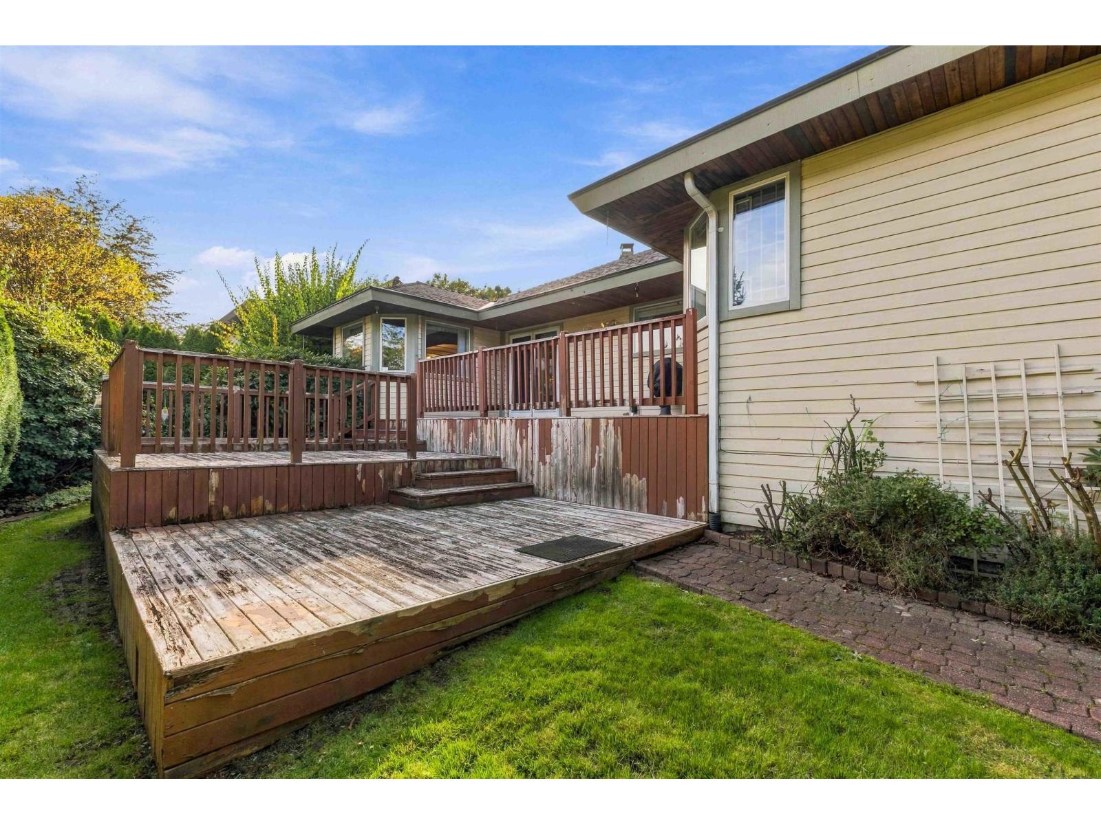 10536 Birchtree Grove Property Photo 36