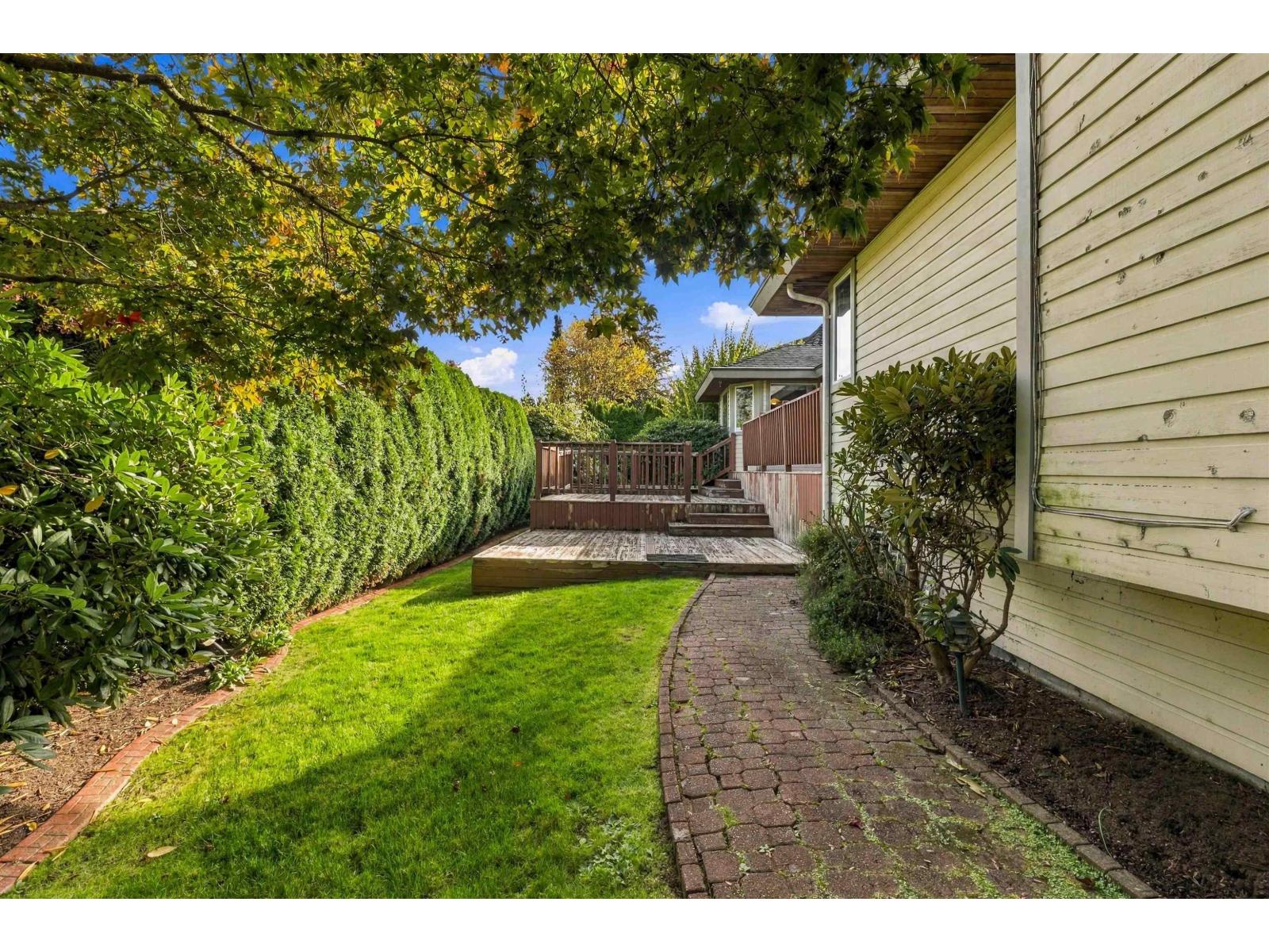 10536 Birchtree Grove Property Photo 37
