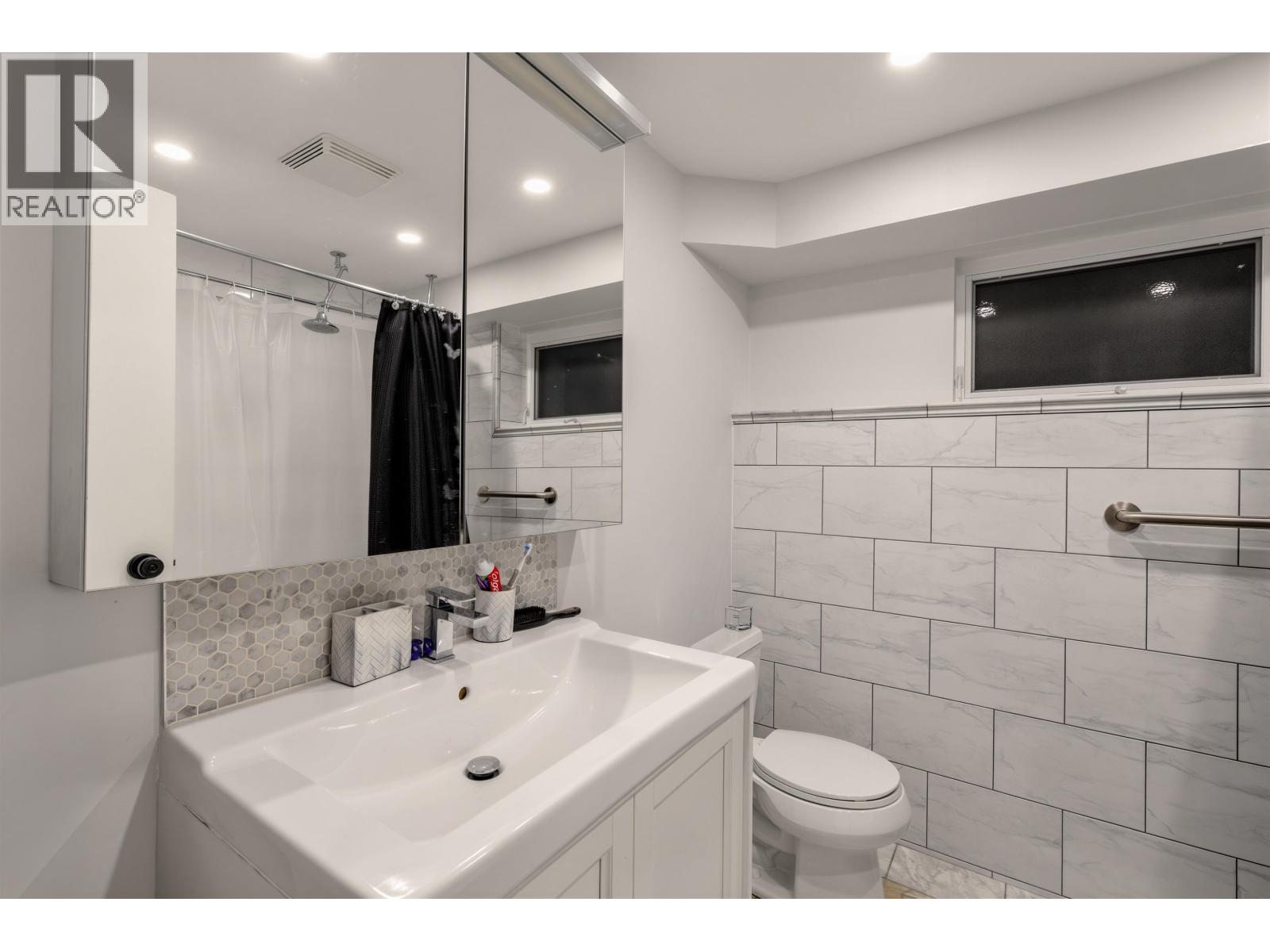 1017 Walalee Drive Property Photo 30
