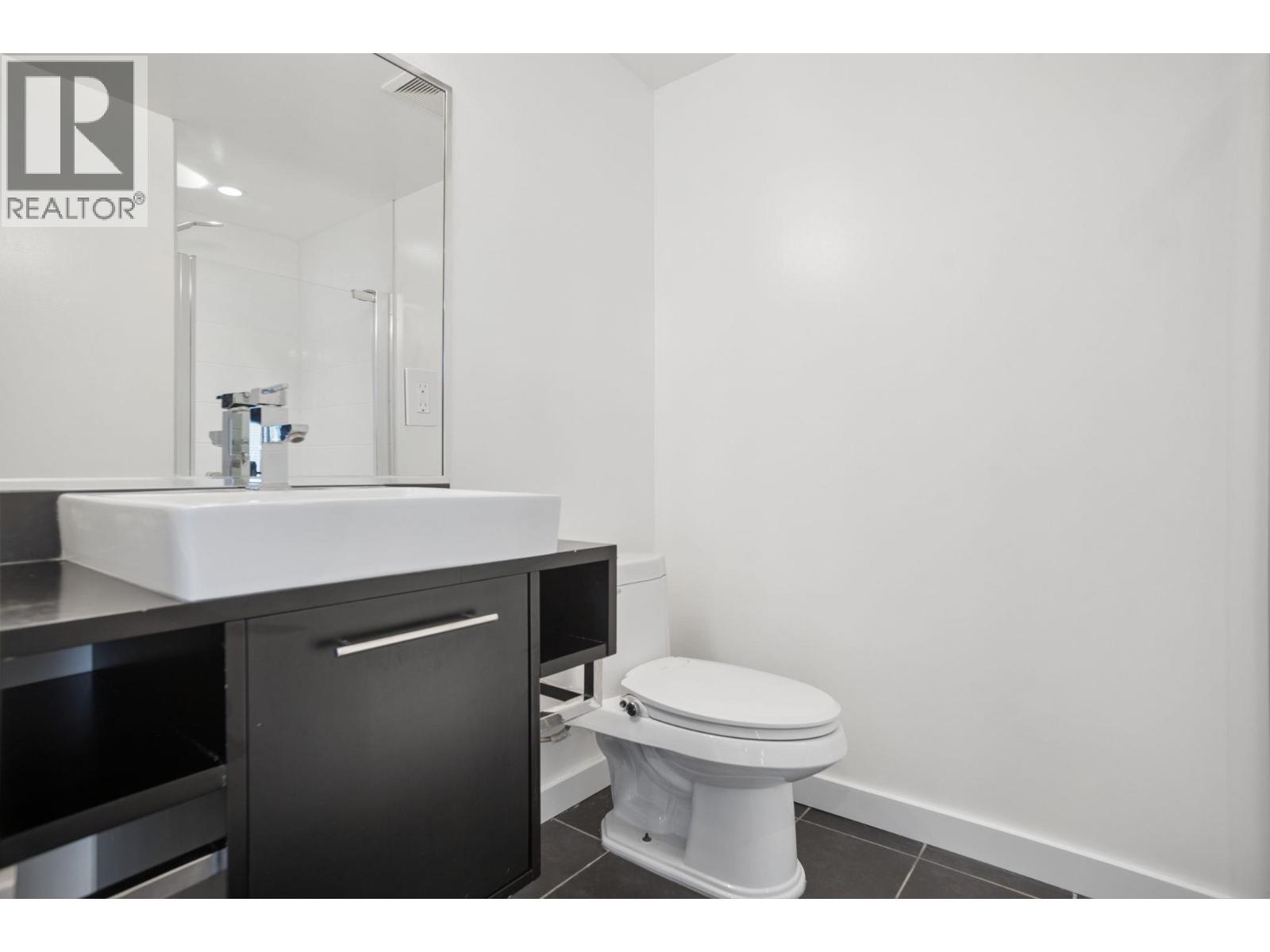 2301 689 Abbott Street Property Photo 14