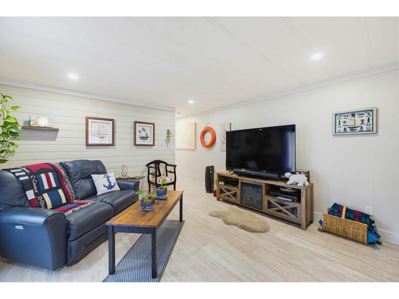 182 3665 244 Street Property Photo 6