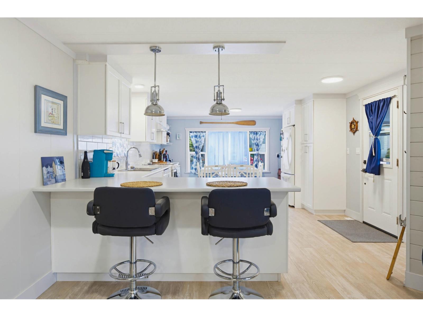 182 3665 244 Street Property Photo 10