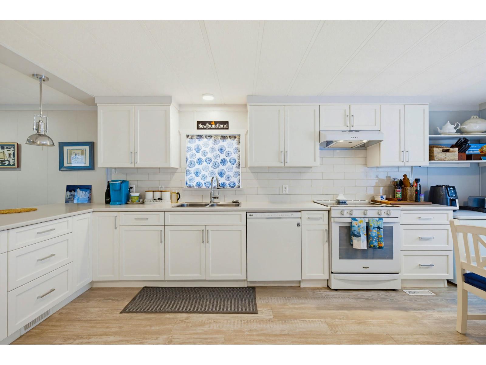 182 3665 244 Street Property Photo 12