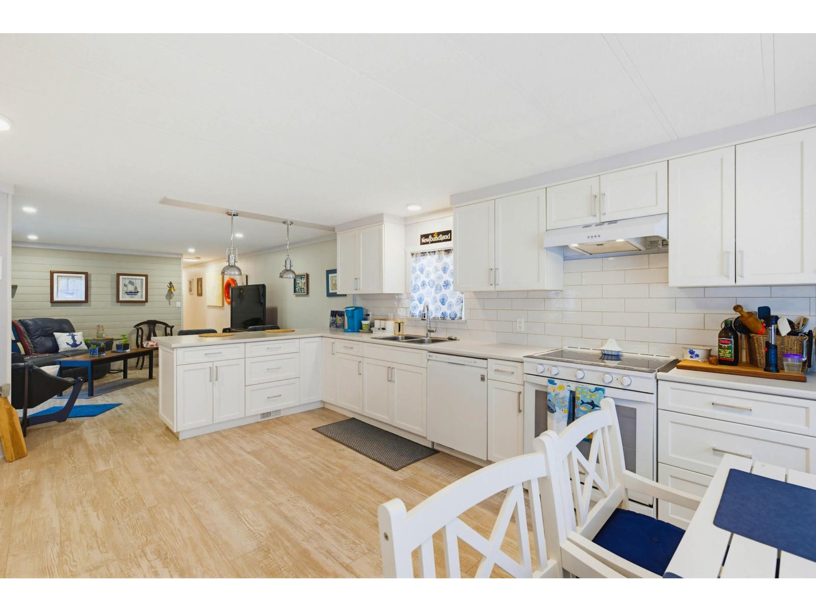 182 3665 244 Street Property Photo 15