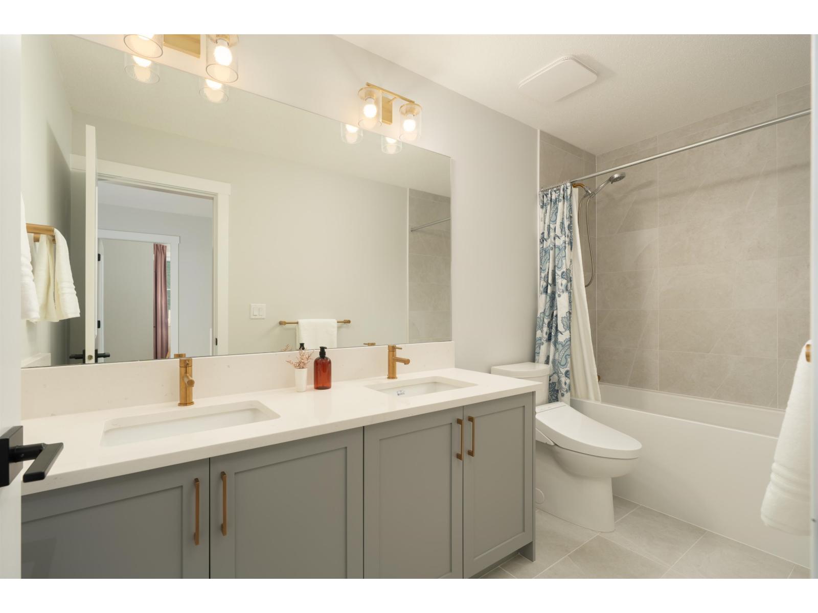 2878 203 Street Property Photo 27