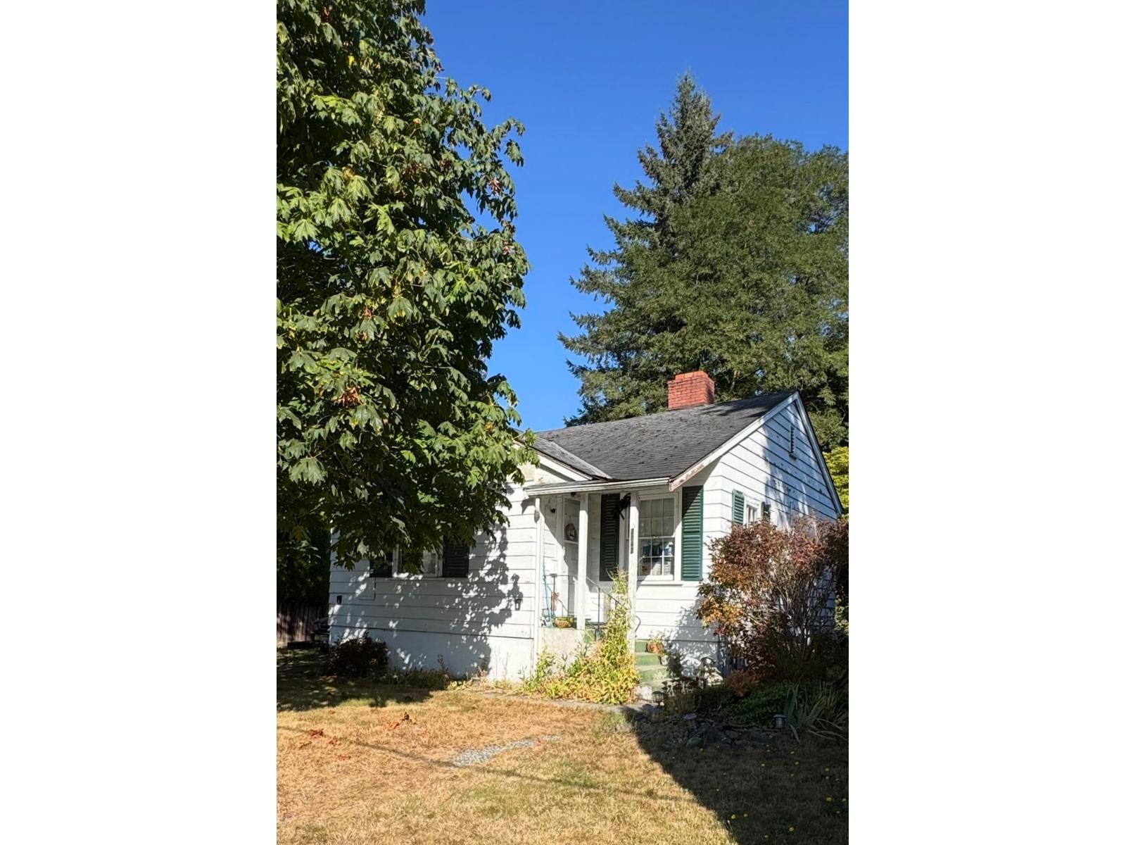 2742 Maple Street Property Photo 1