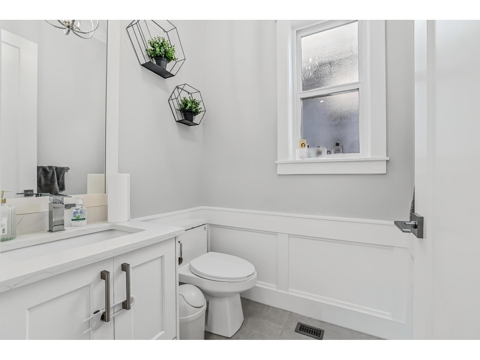 14215 61b Avenue Property Photo 6