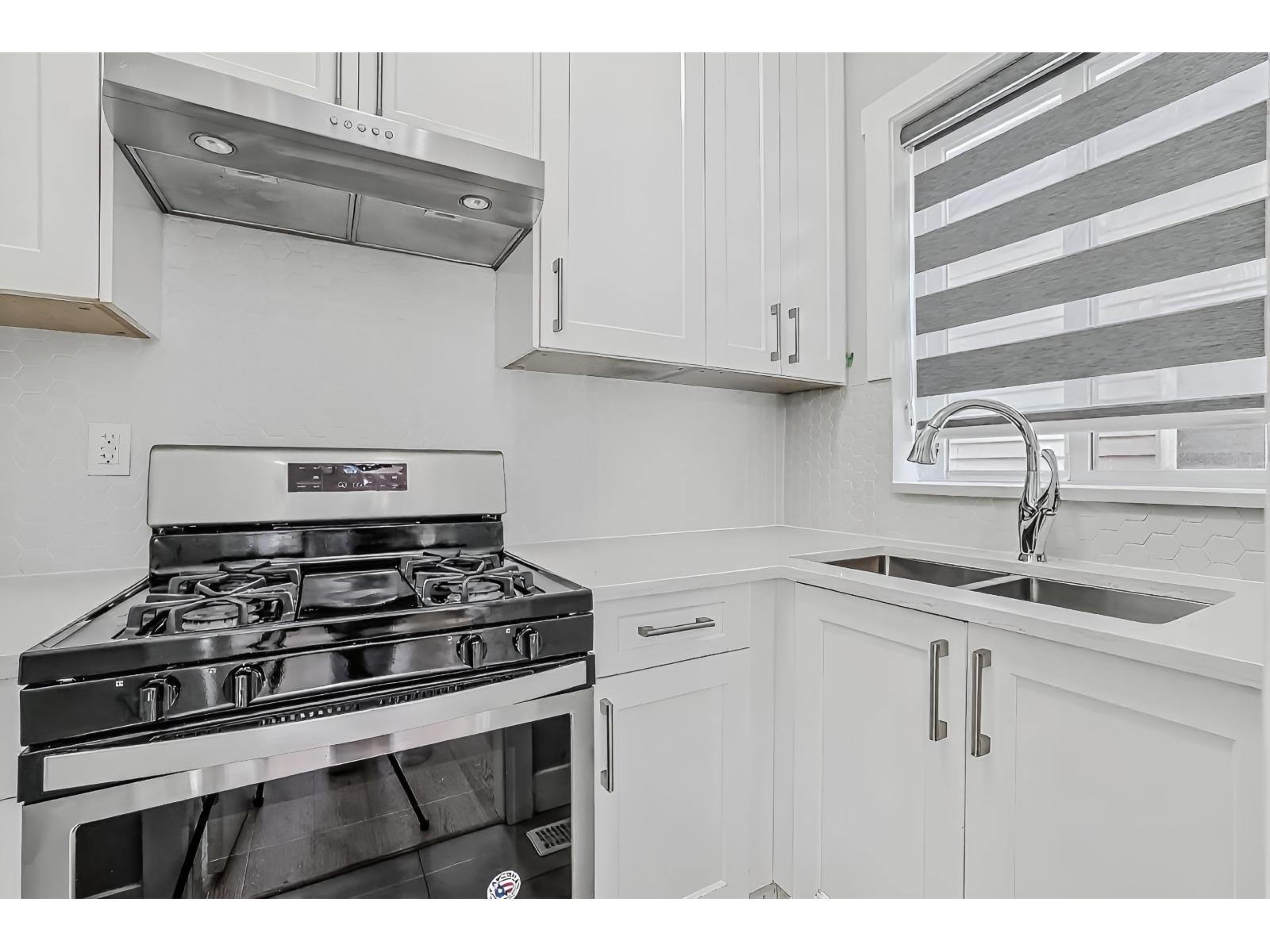 14215 61b Avenue Property Photo 16