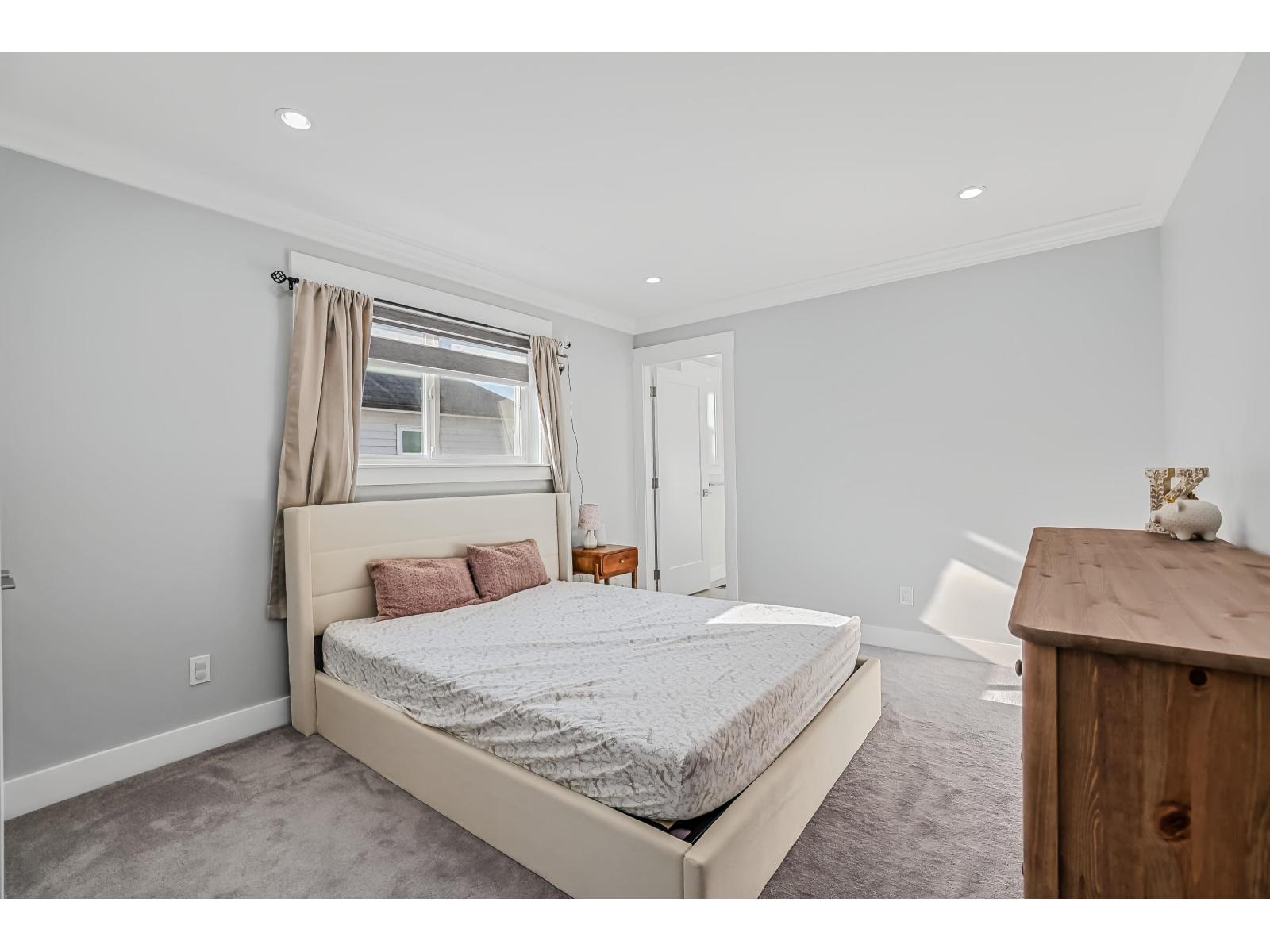 14215 61b Avenue Property Photo 34