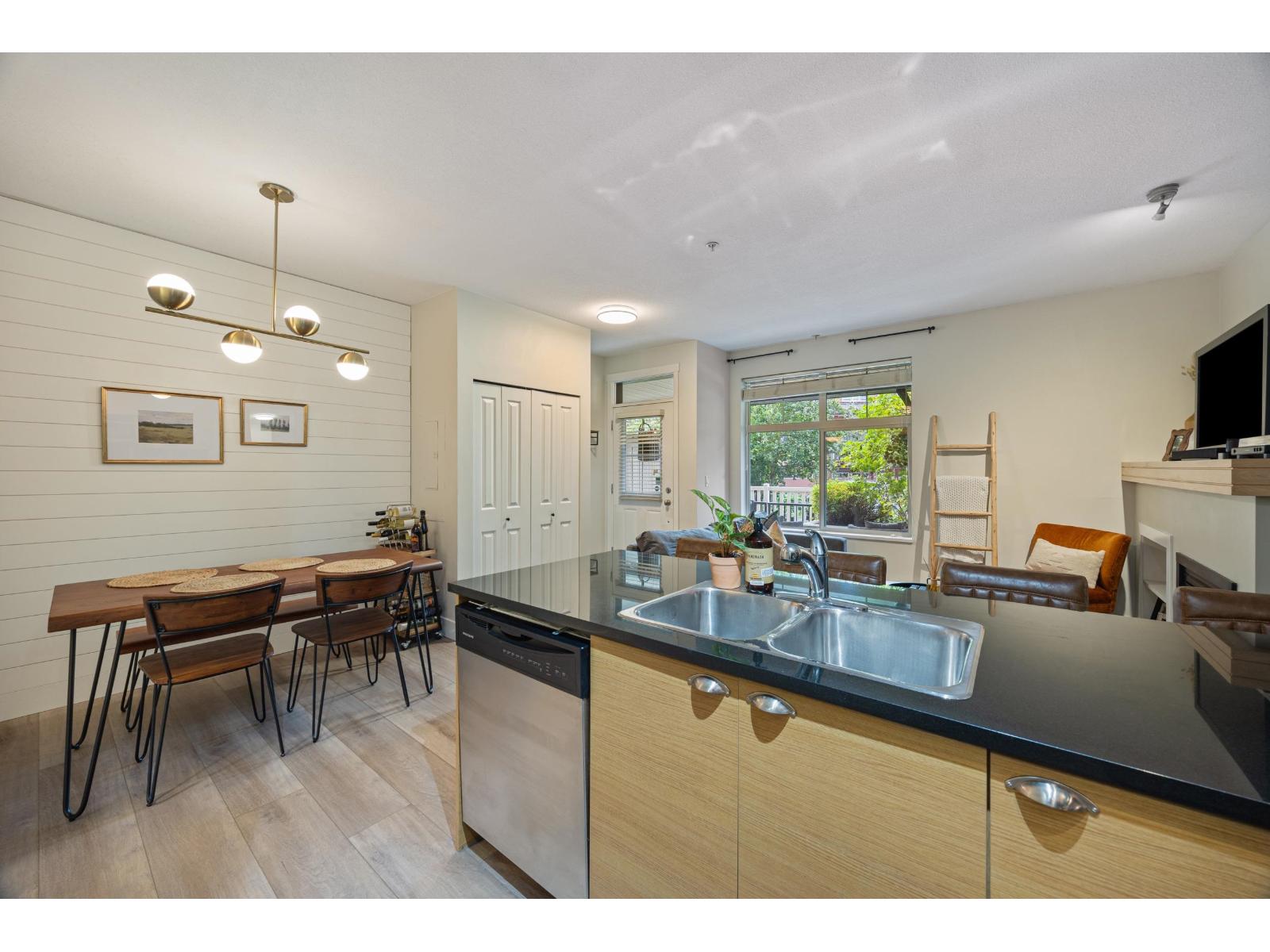 59 19478 65 Avenue Property Photo 17