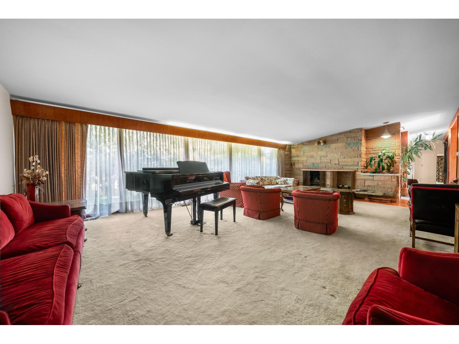 21180 48 Avenue Property Photo 15