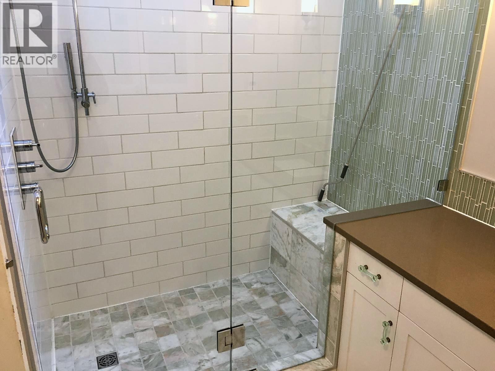 6400 Larch Street Property Photo 2