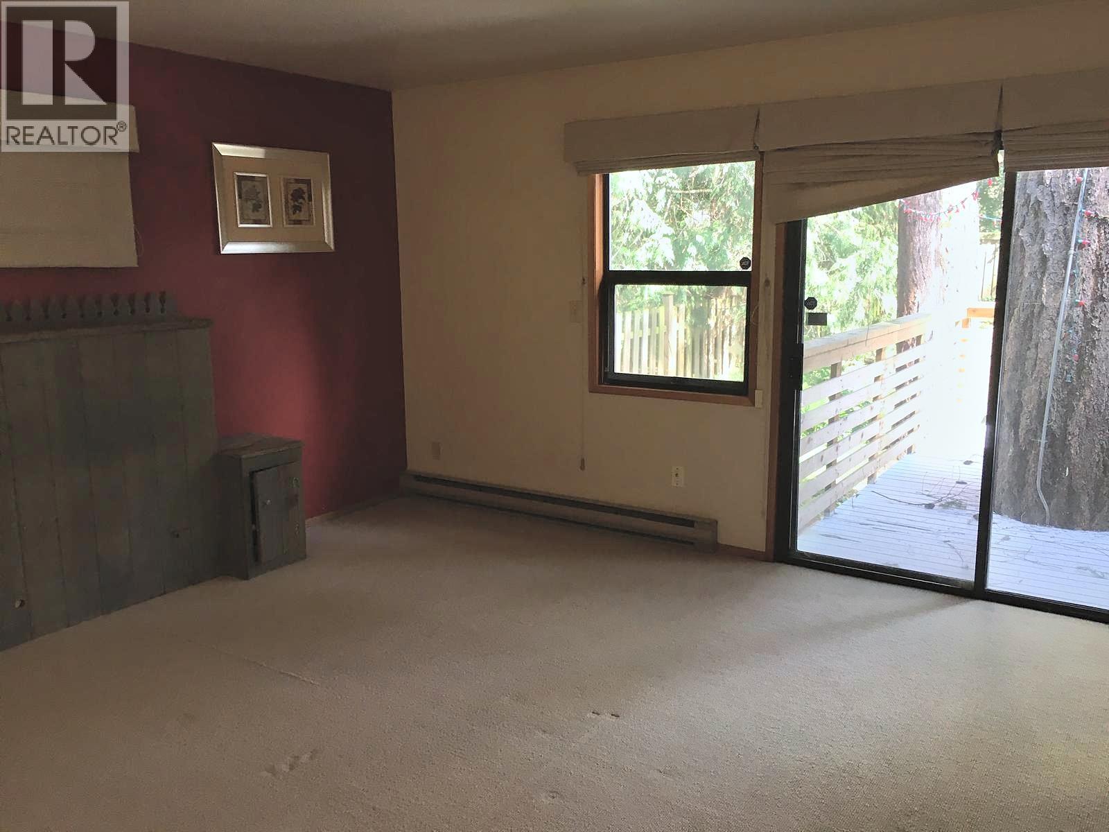 6400 Larch Street Property Photo 4