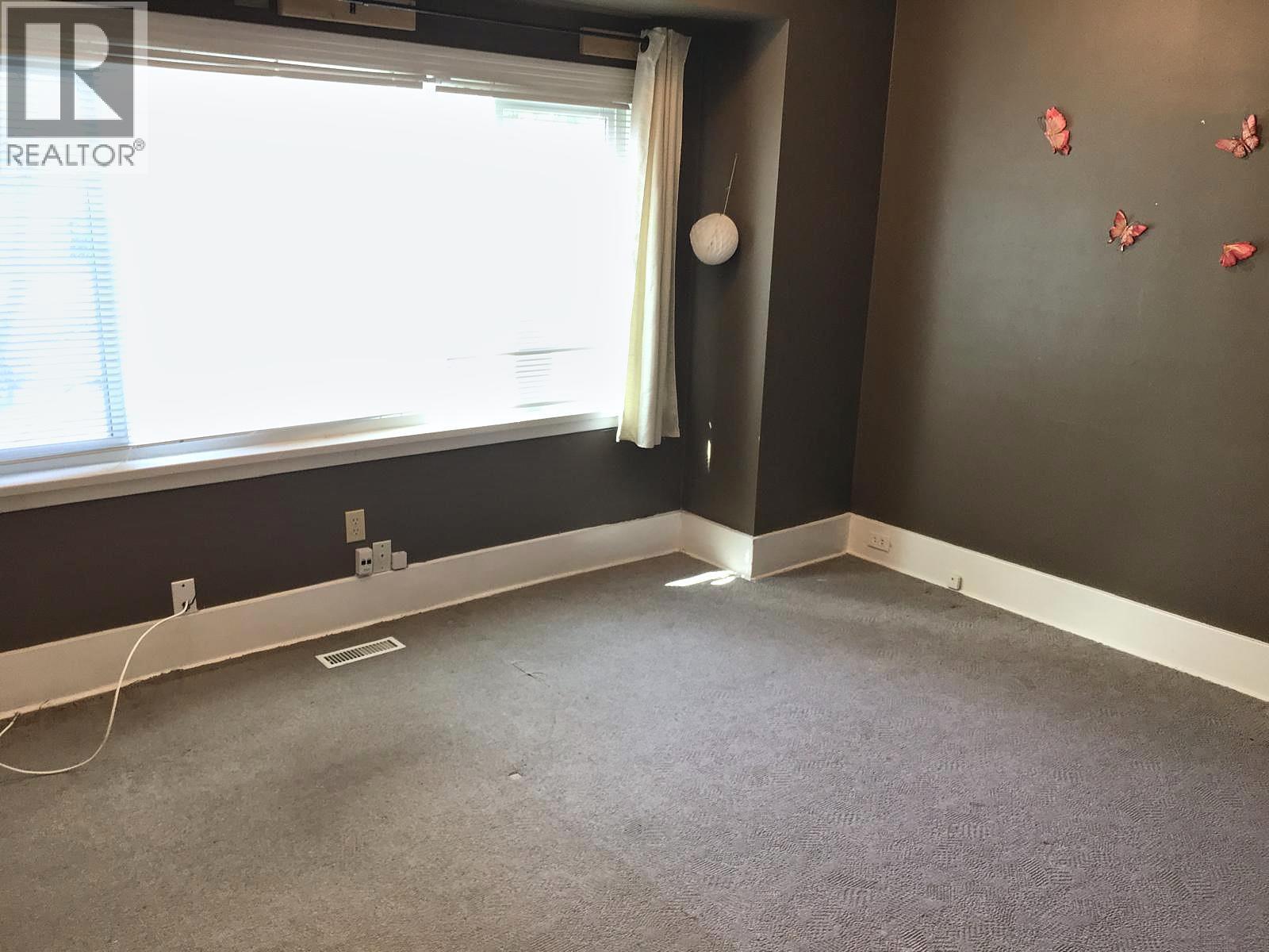 6400 Larch Street Property Photo 5