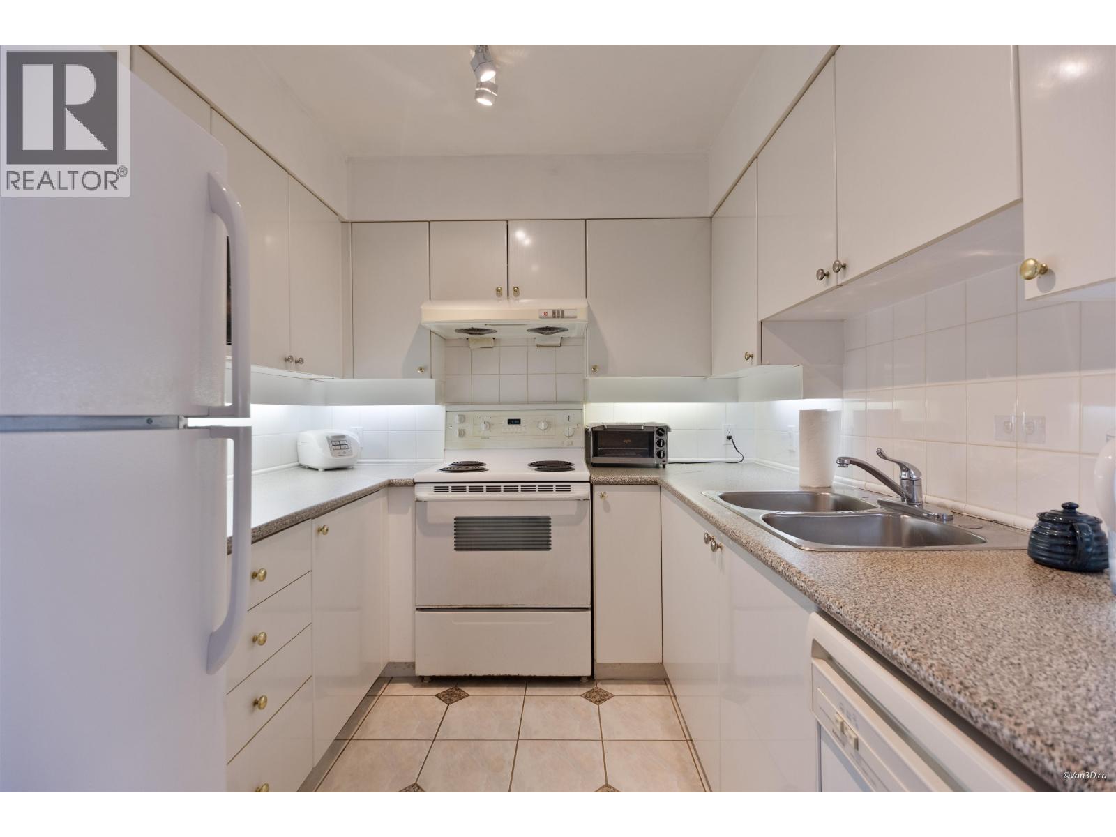 801 8171 Saba Road Property Photo 11