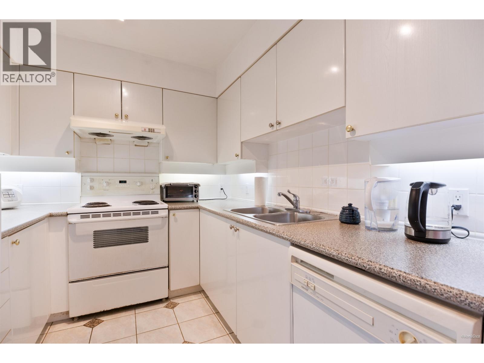801 8171 Saba Road Property Photo 12