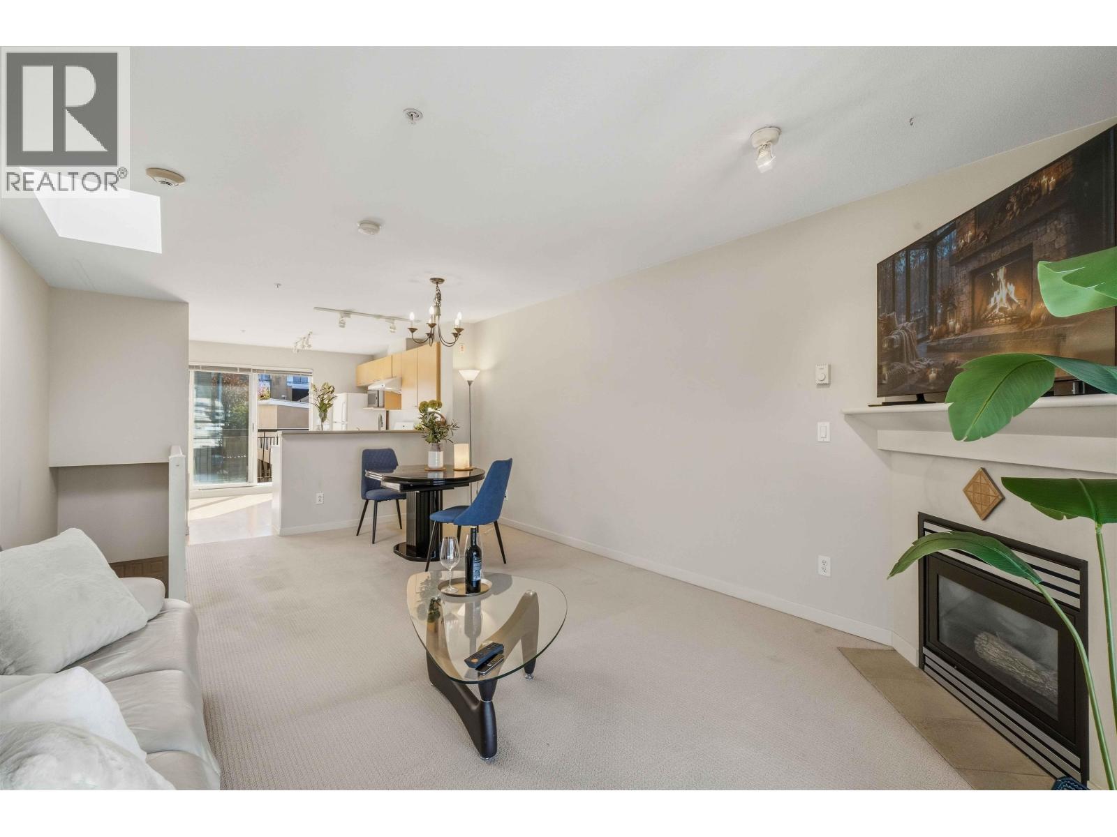 319 678 W 7th Avenue Property Photo 10