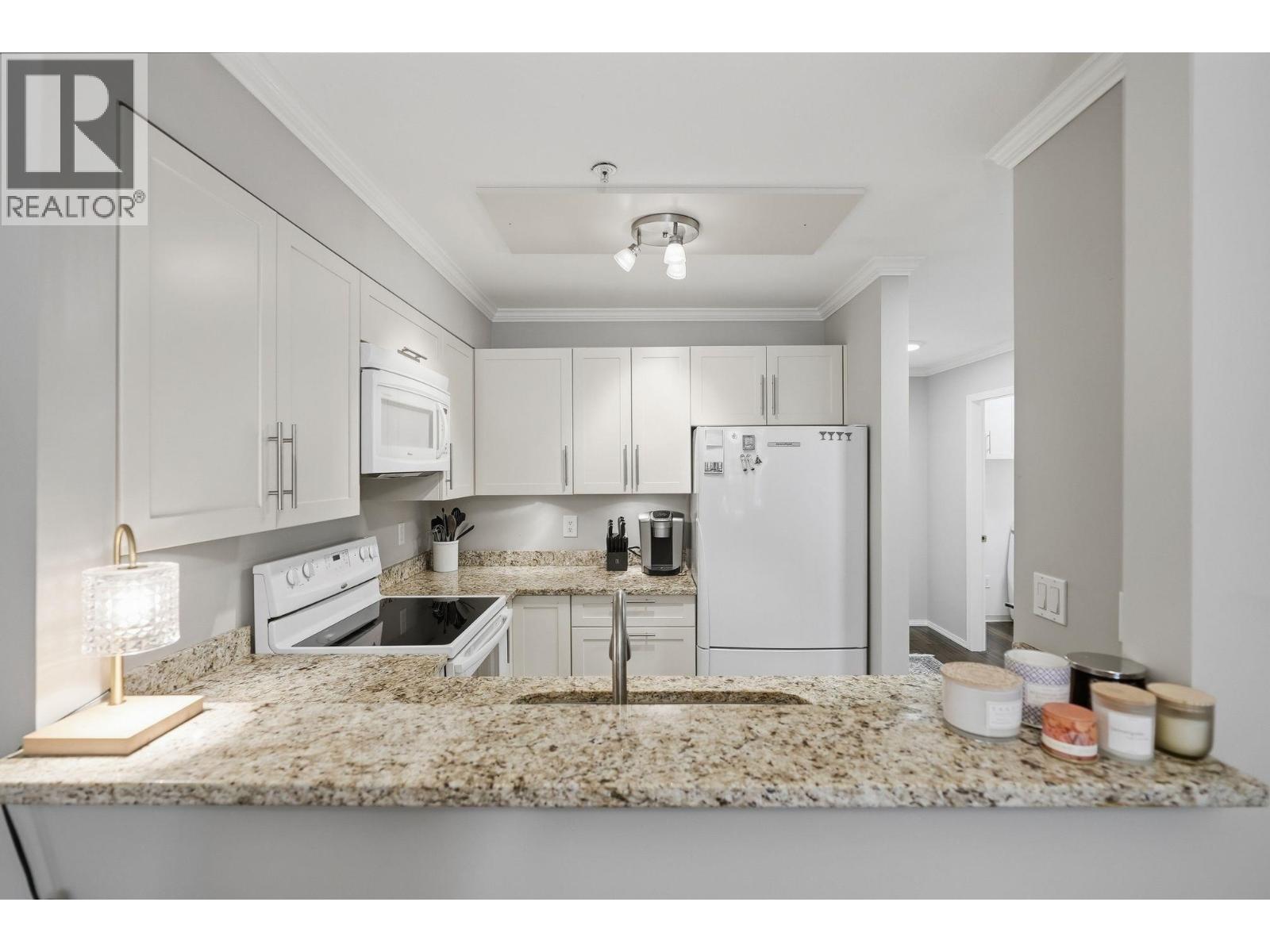 106 1172 55 Street Property Photo 5