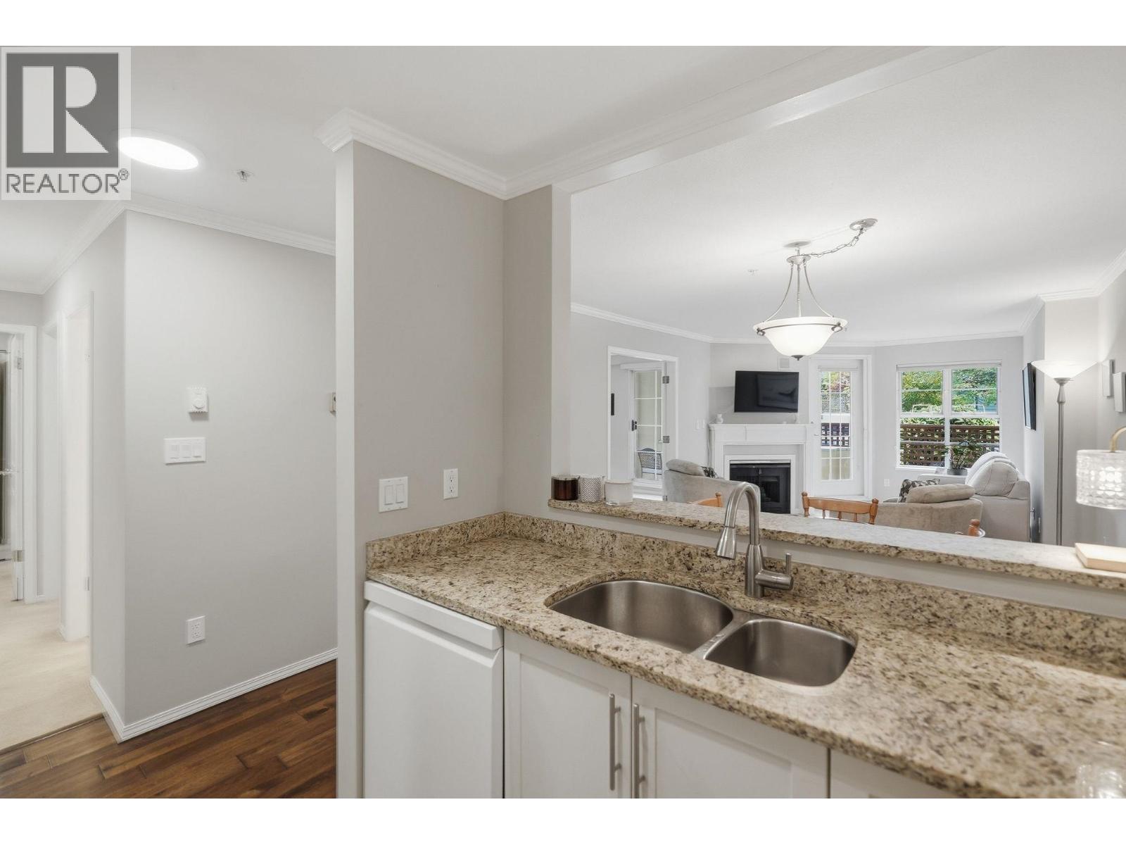 106 1172 55 Street Property Photo 7