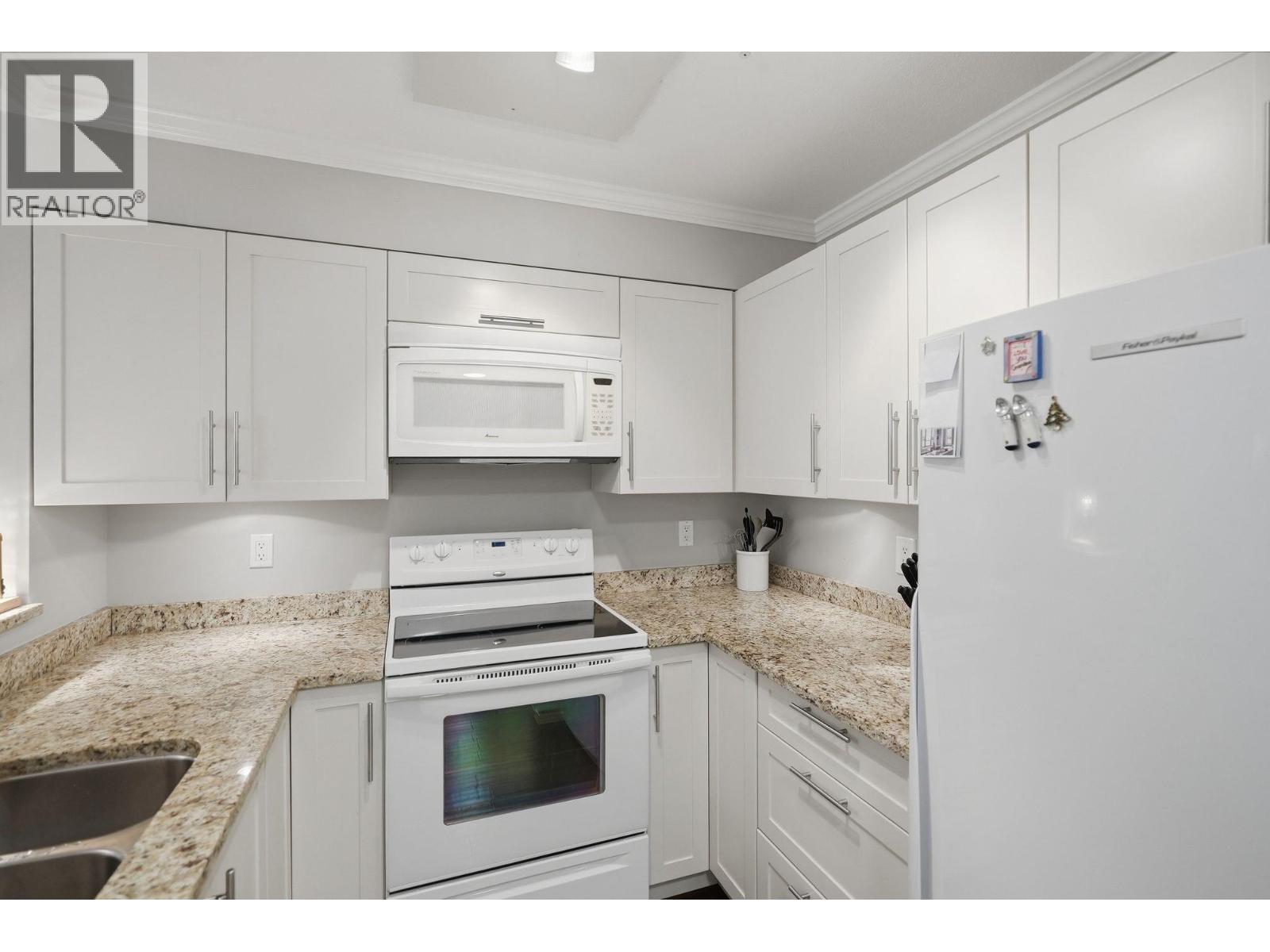 106 1172 55 Street Property Photo 8