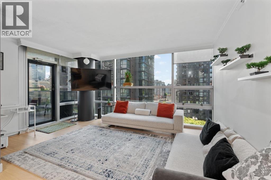 70x 1050 Burrard Street Property Photo 3