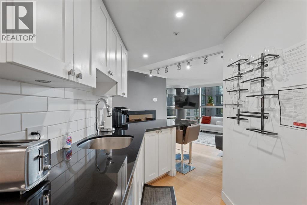 70x 1050 Burrard Street Property Photo 8