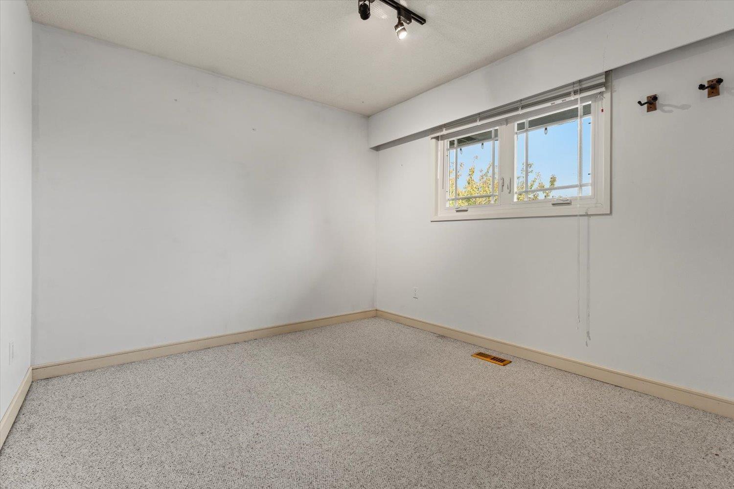 2629 Sunnyside Crescent Property Photo 19