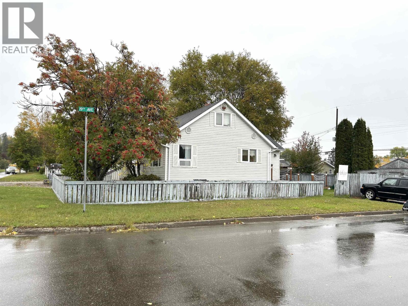 1880 Juniper Street Property Photo 2