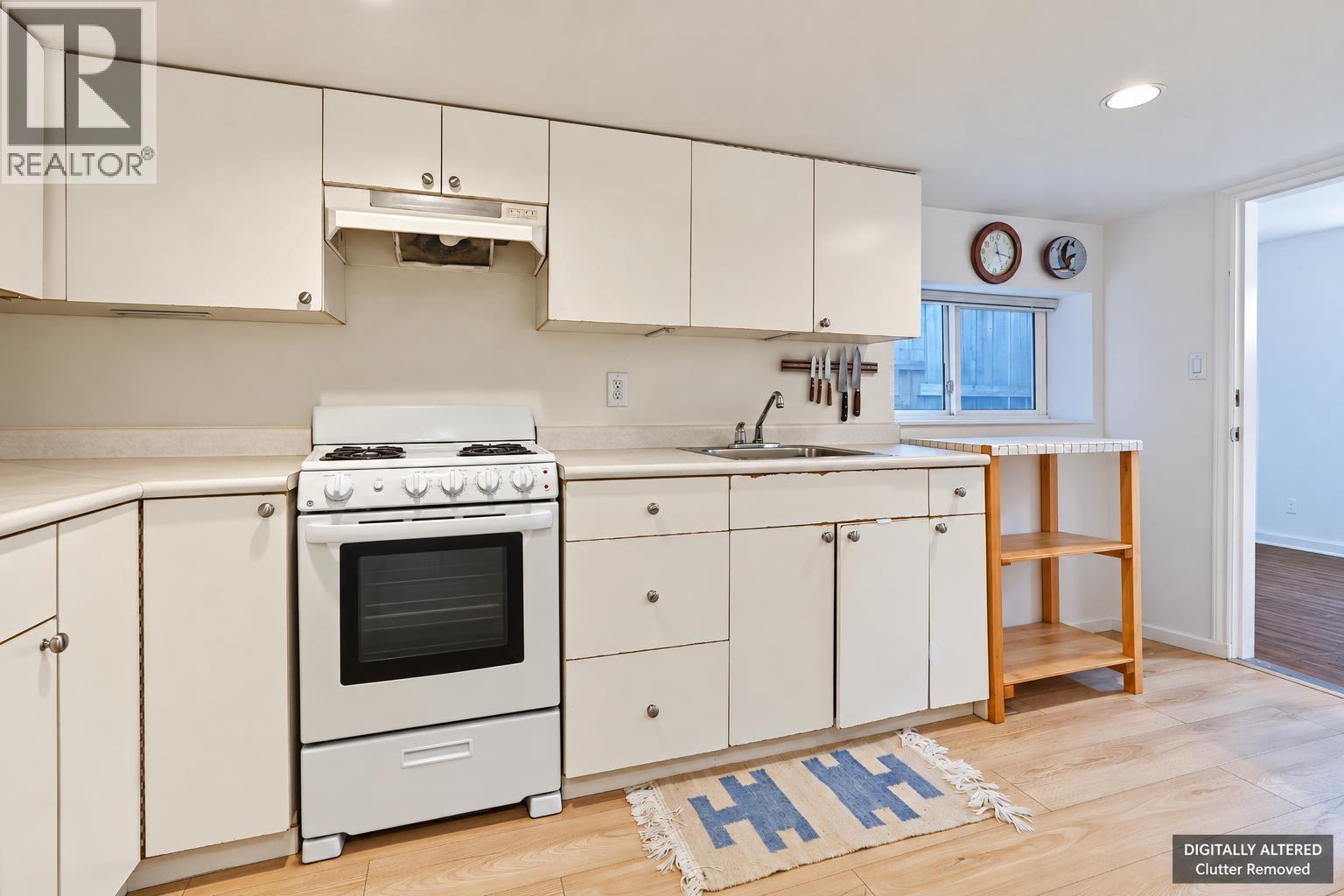 462 W 19th Avenue Property Photo 13