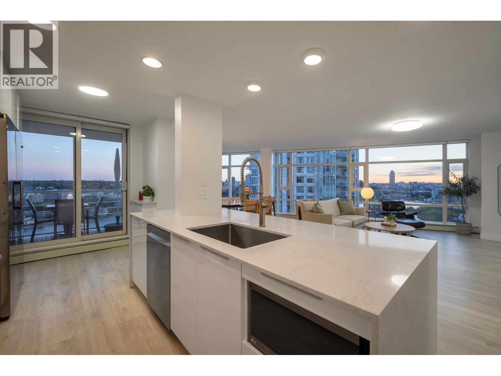 2607 198 Aquarius Mews Property Photo 14