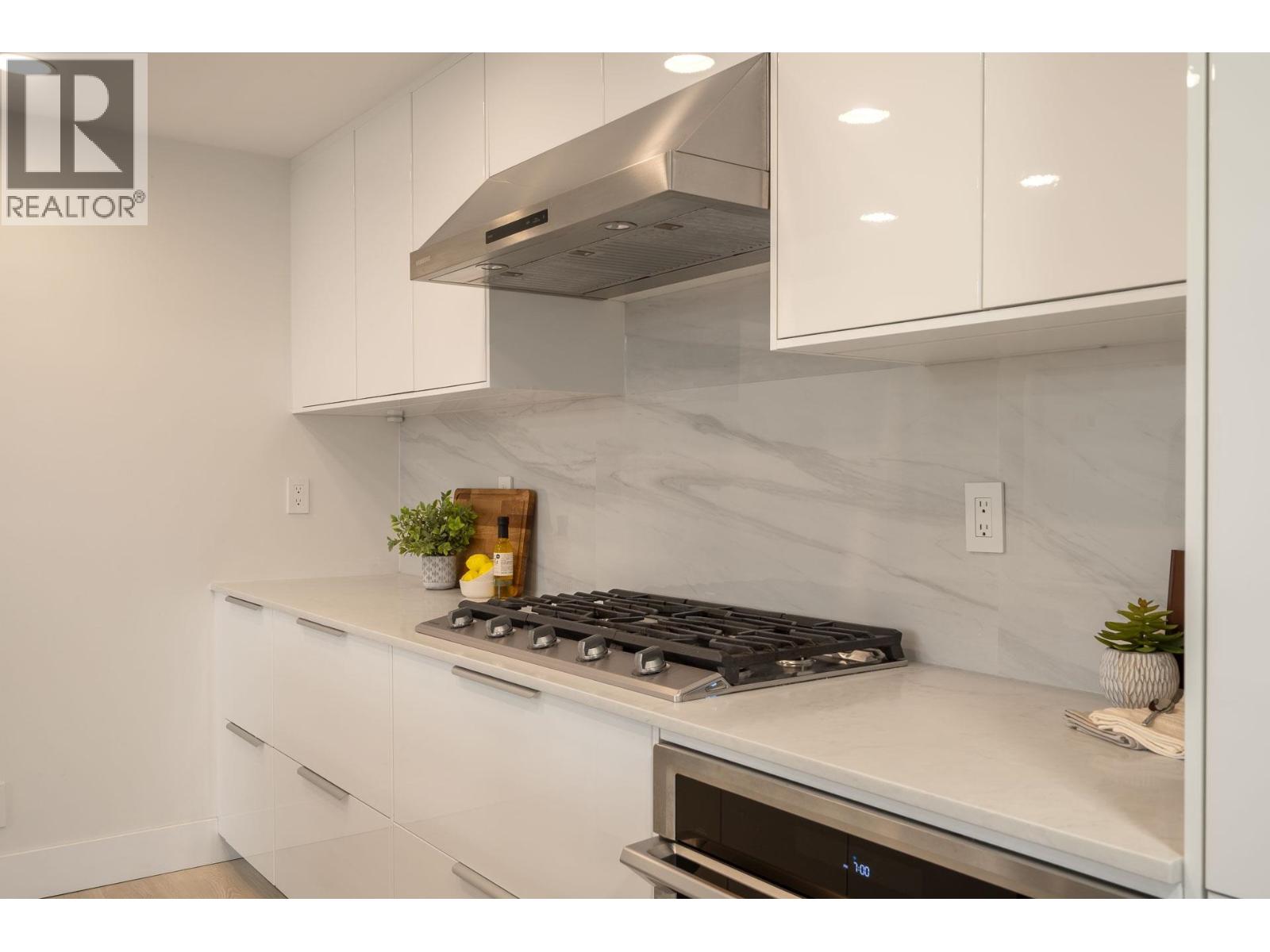 2607 198 Aquarius Mews Property Photo 16