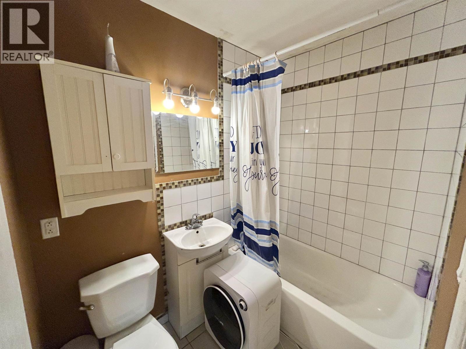 491-497 Webster Avenue Property Photo 14